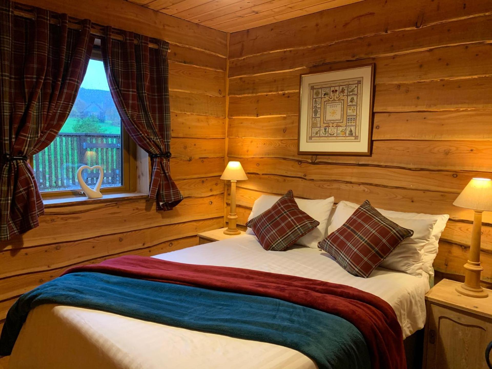 Loch Aweside Forest Cabins Dalavich Phòng bức ảnh